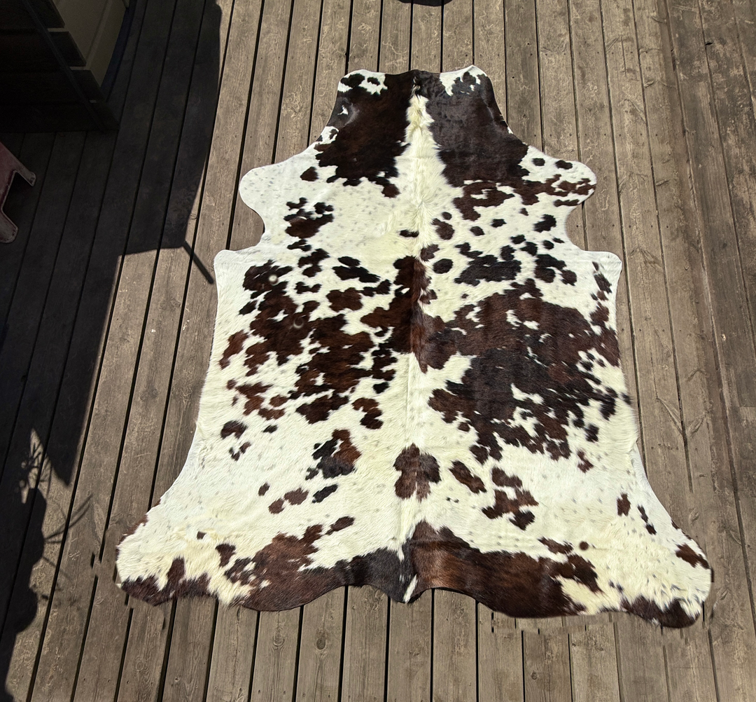 Premium Cowhide Rug  15132  245cm x 215cm (96" x 85") - cowhiderugslondon.co.uk