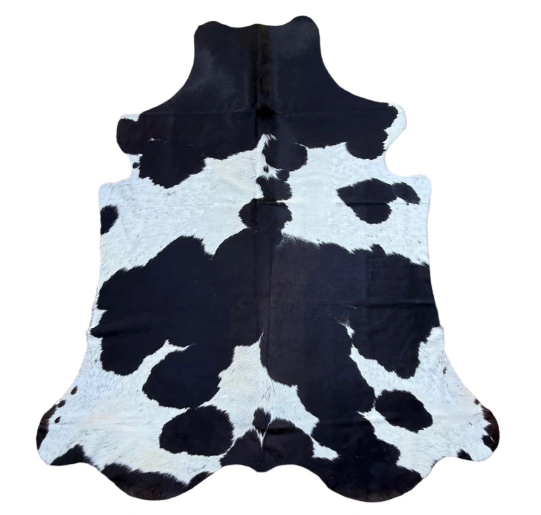 cowhide-rug-black-and-white