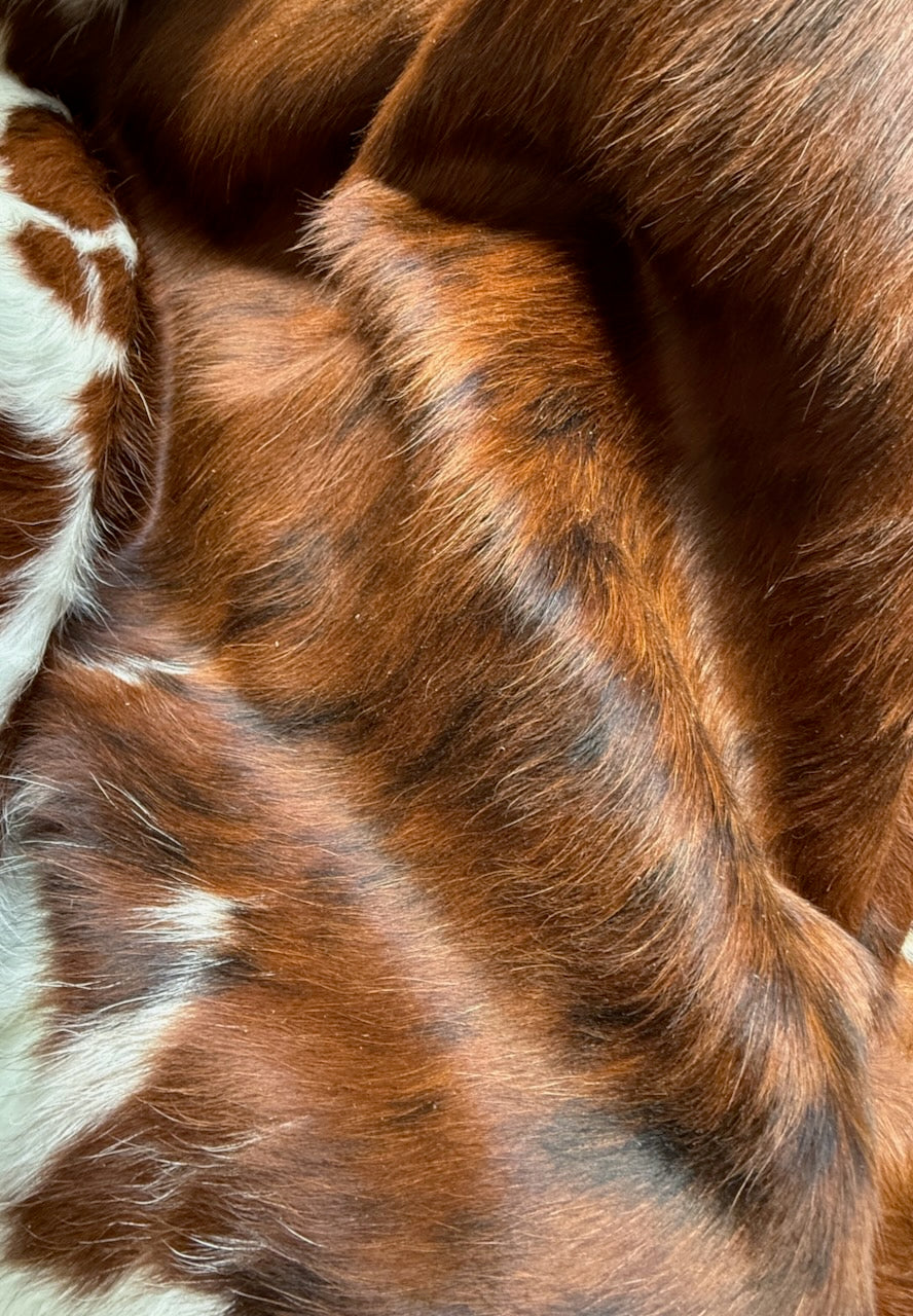 Premium Cowhide Rug 3512 235cm x 200cm (93" x 79") - cowhiderugslondon.co.uk