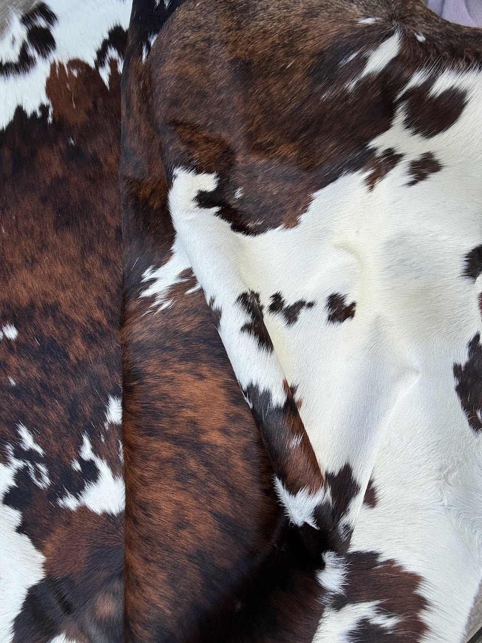 Premium Cowhide Rug 3420 230cm x 198cm (91" x 78") - cowhiderugslondon.co.uk