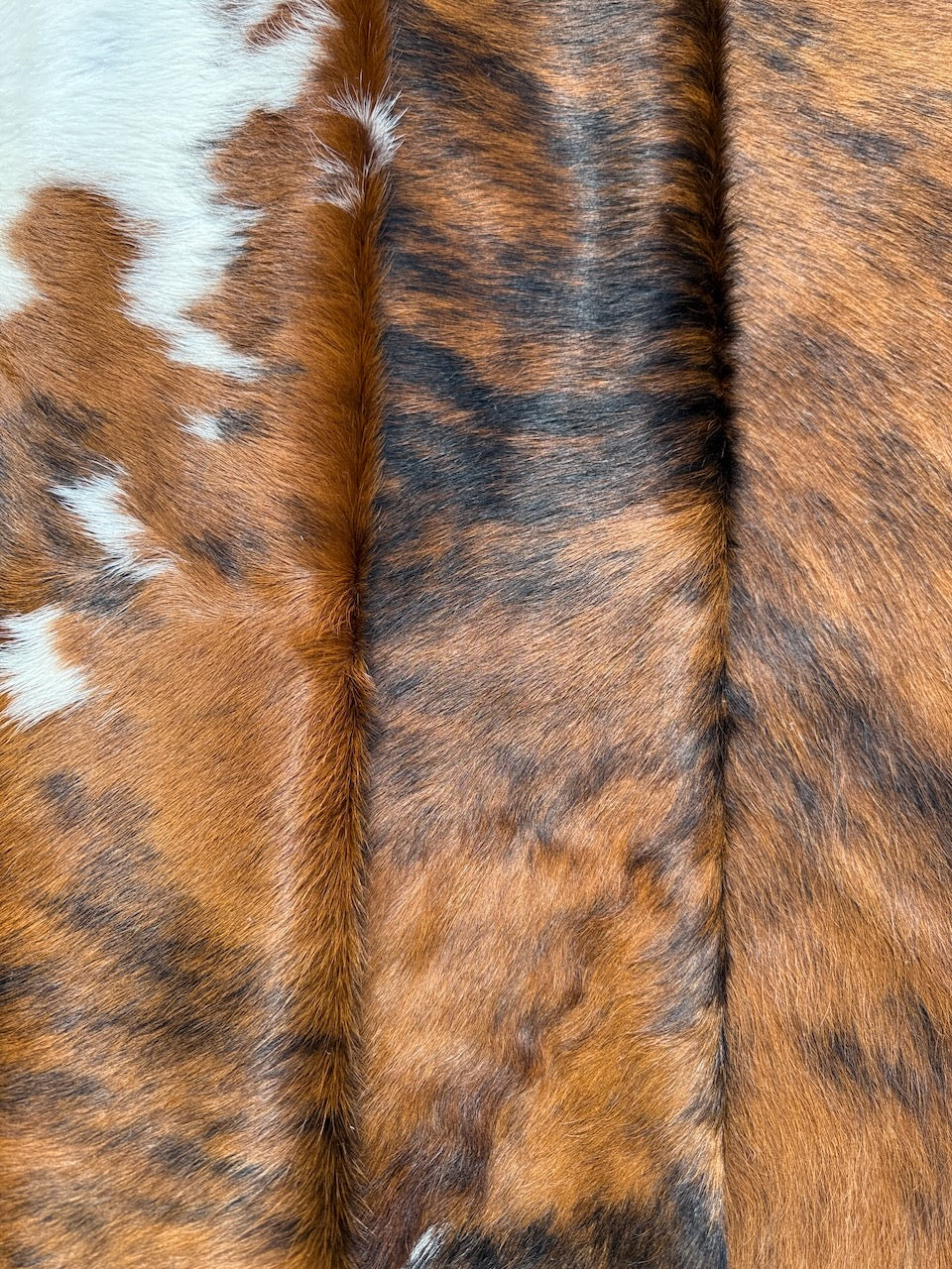Premium Cowhide Rug 4333 220cm x 194cm (86" x 76") - cowhiderugslondon.co.uk
