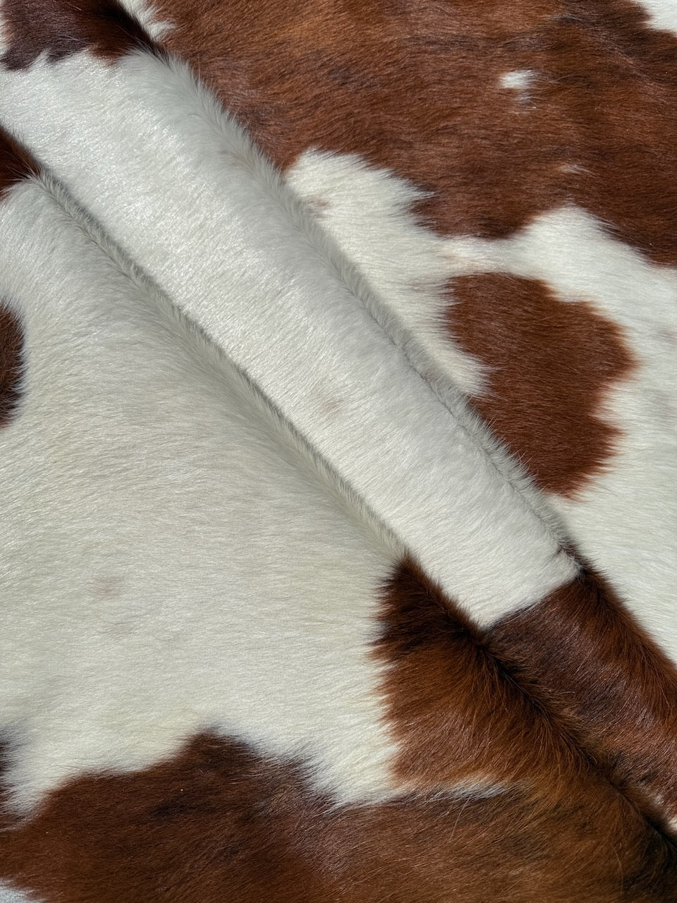 Premium Cowhide Rug 4416 266cm x 225cm (105" x 89") - cowhiderugslondon.co.uk