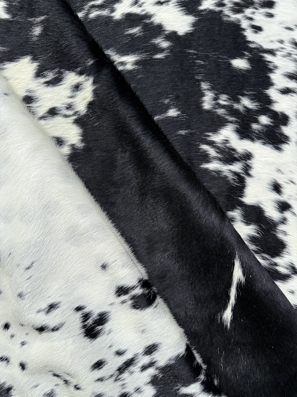 Premium Cowhide Rug 15749  245cm x 210cm (96" x 83") - cowhiderugslondon.co.uk