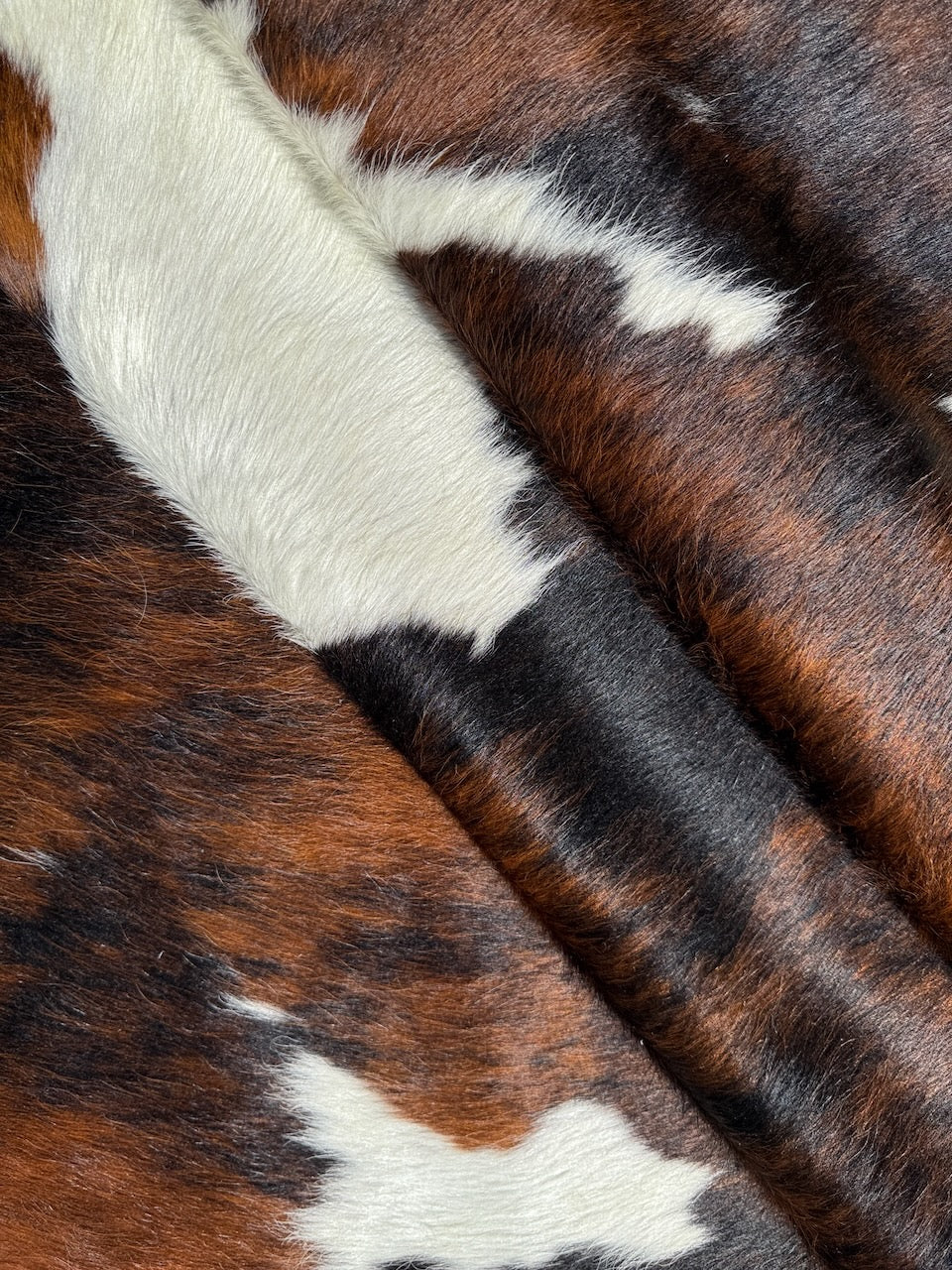 Premium Cowhide Rug 14849 220cm x 197cm (82" x 78") - cowhiderugslondon.co.uk