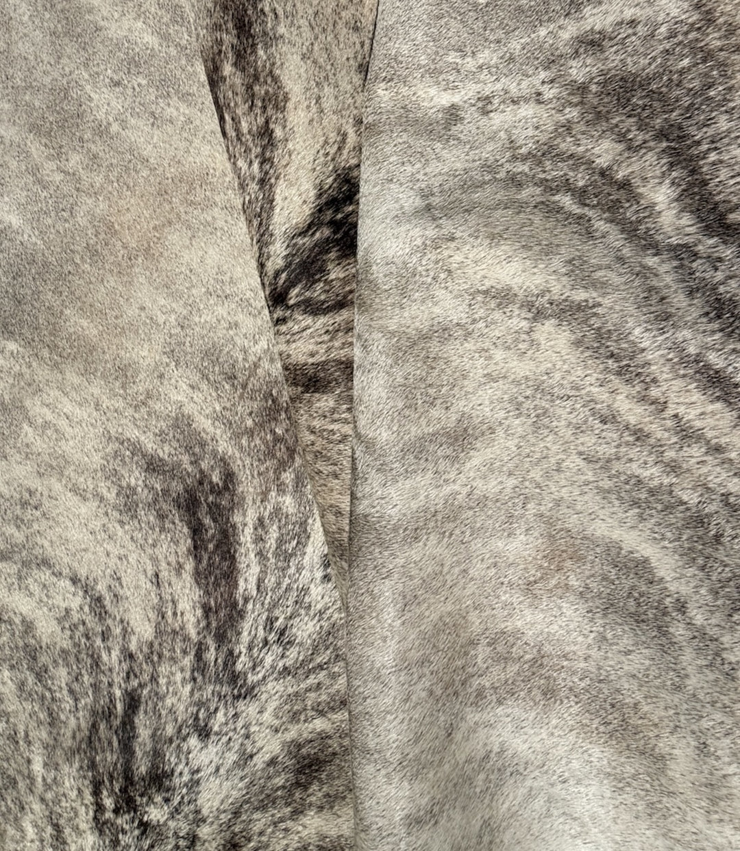 Premium Cowhide Rug  20304   235cm x 190cm (93" x 75") - cowhiderugslondon.co.uk