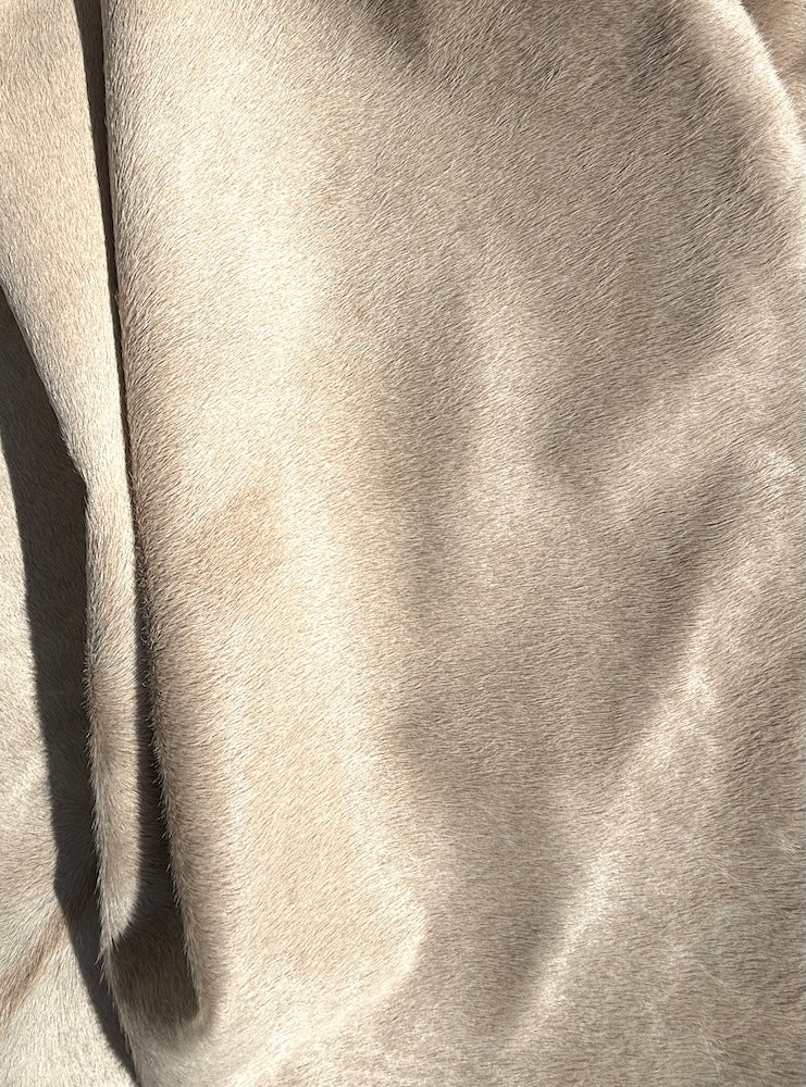 Cowhide Rug Premium 81545  210cm x 180cm (83" x 71") - cowhiderugslondon.co.uk