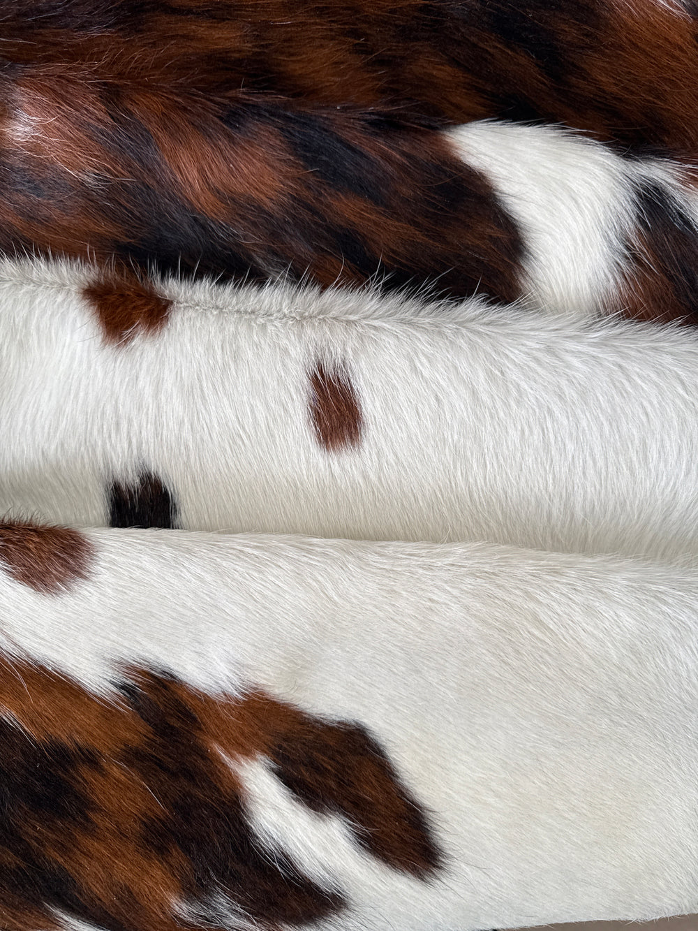 Premium Cowhide Rug  N61639 205cm x 179cm (81" x 70") - cowhiderugslondon.co.uk
