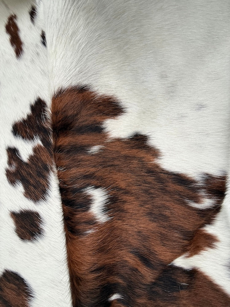Cowhide Rug Premium DM416  192cm x 183m